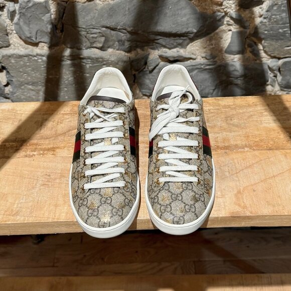 Gucci Bee Print GG Supreme Ace Low-top Sneakers - Picture 3 of 11